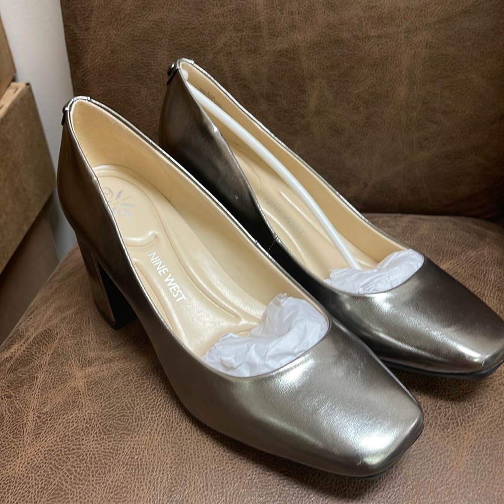 Nine West heel size 8.5 brand new